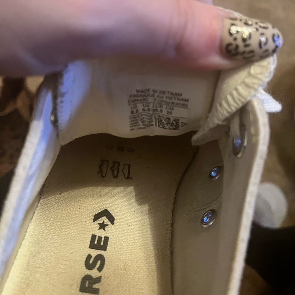 Converse - Picture 4 of 5